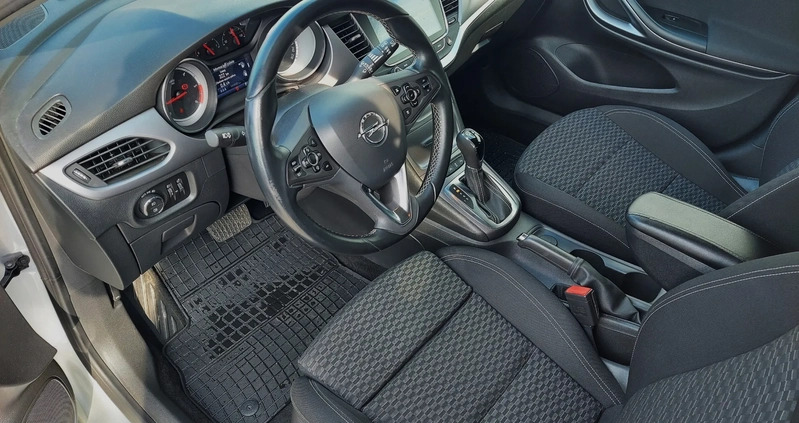 Opel Astra cena 39900 przebieg: 143000, rok produkcji 2016 z Łowicz małe 704
